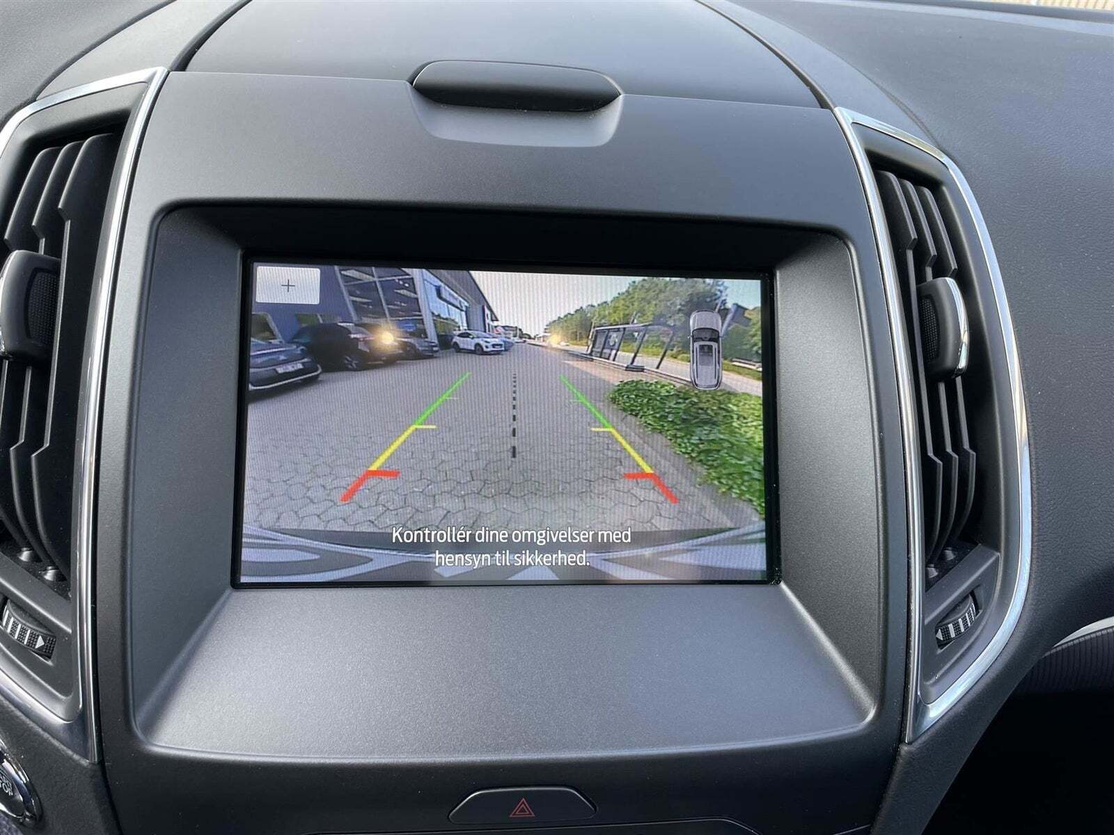 Grå Ford S-MAX fra 2022