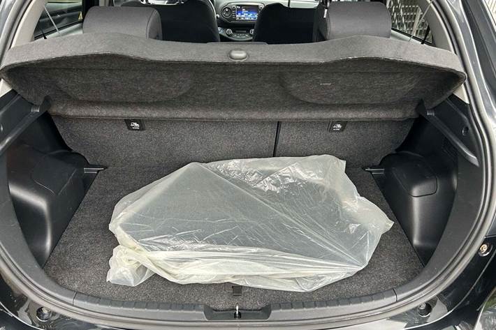 Sort Toyota Yaris fra 2019