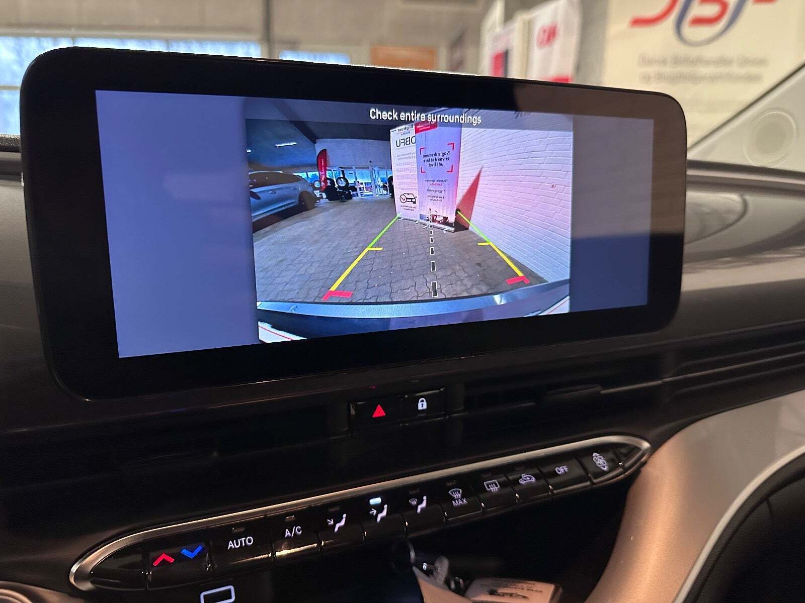 Grå Fiat 500e fra 2023