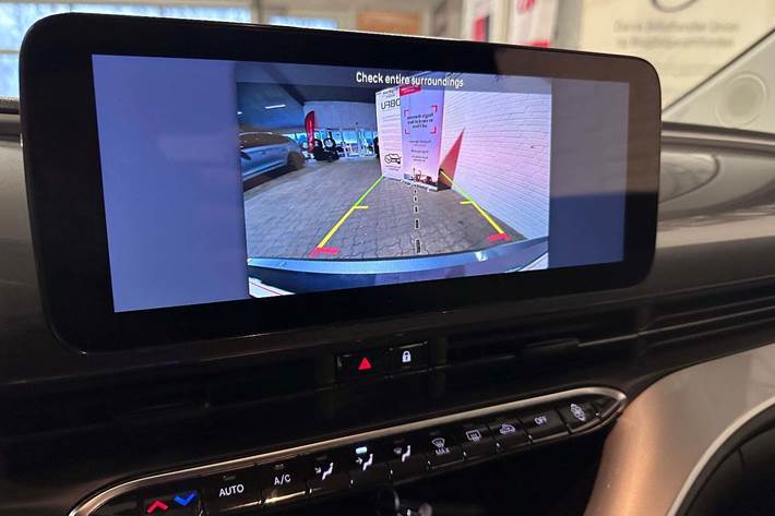 Grå Fiat 500e fra 2023