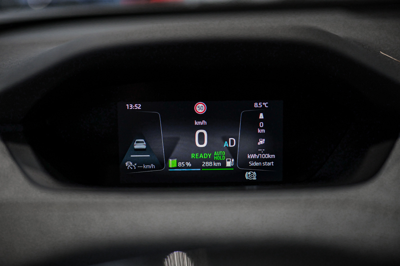 Hvid Skoda Enyaq fra 2021