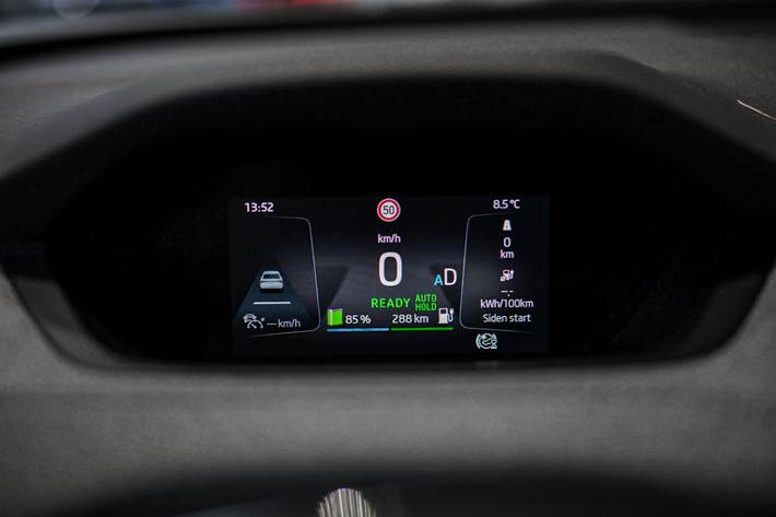 Hvid Skoda Enyaq fra 2021