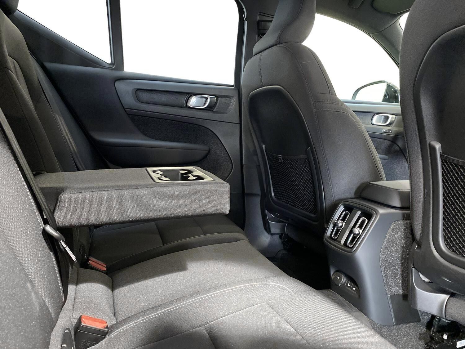 Blå Volvo EX40 fra 2024