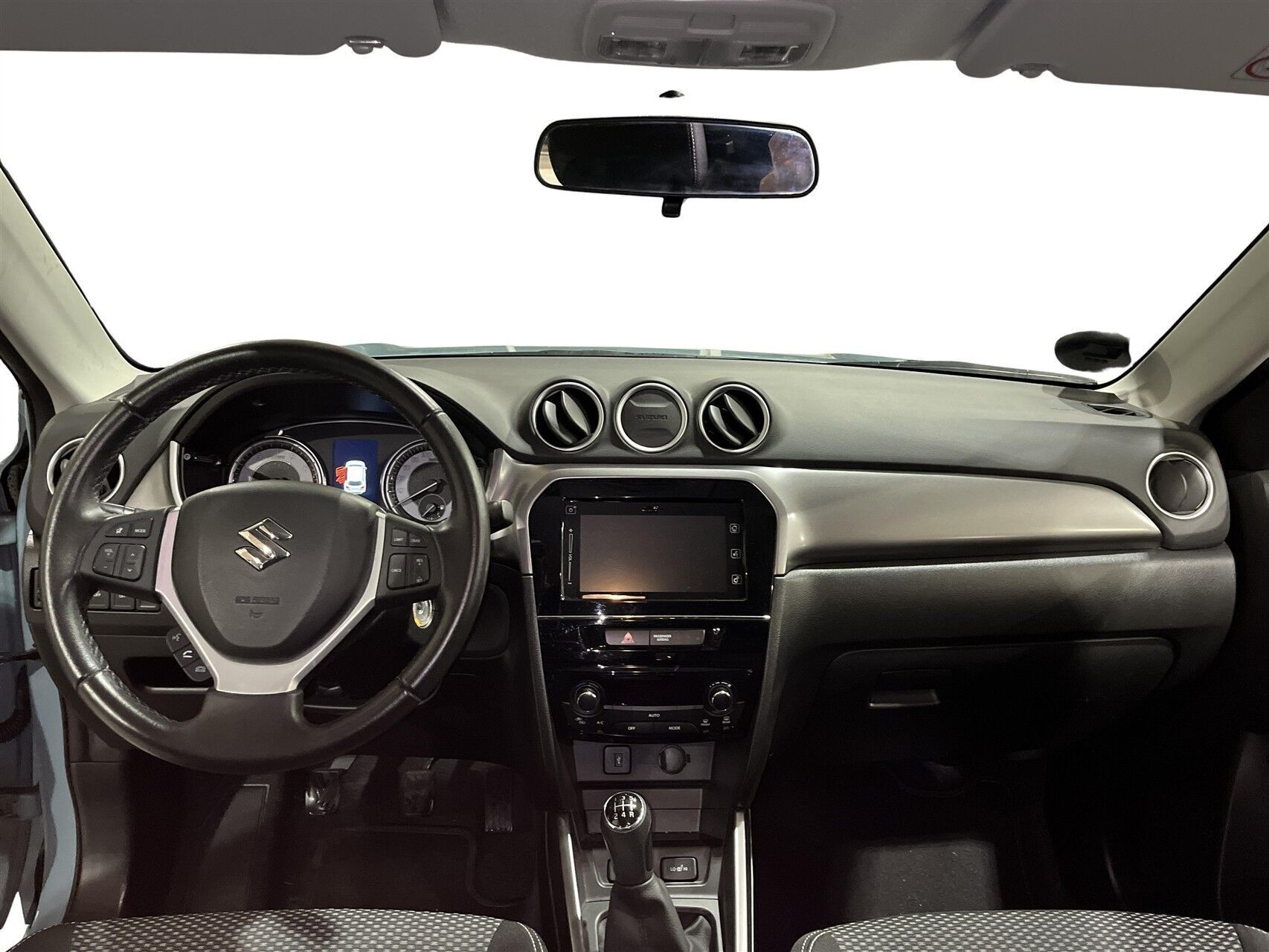 Turquoise Suzuki Vitara fra 2019