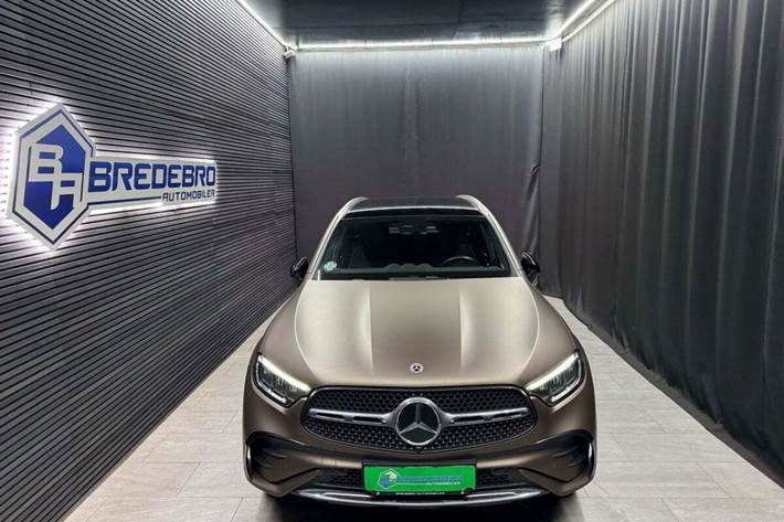 Sort Mercedes GLC300 e fra 2023