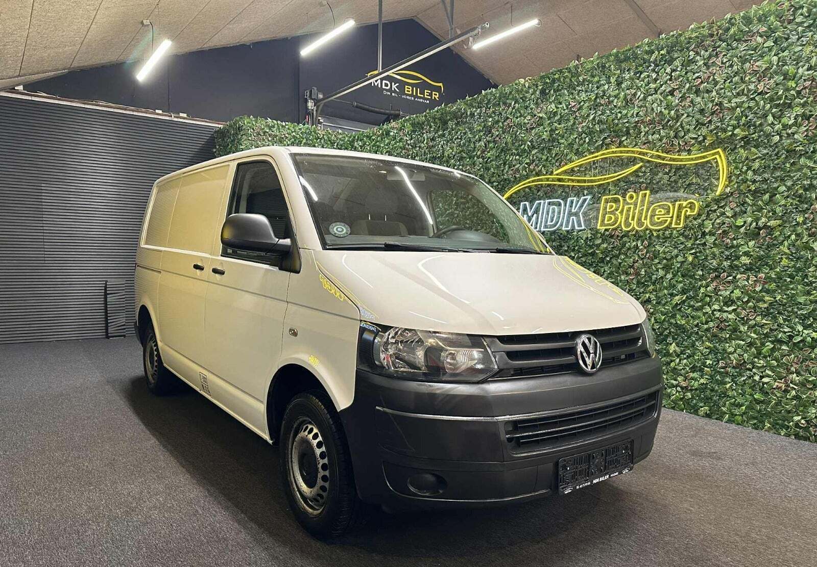 VW Transporter 2,0 TDi 114 Kassevogn kort BM