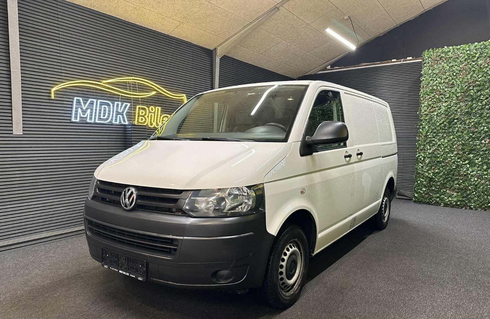 VW Transporter 2,0 TDi 114 Kassevogn kort BM