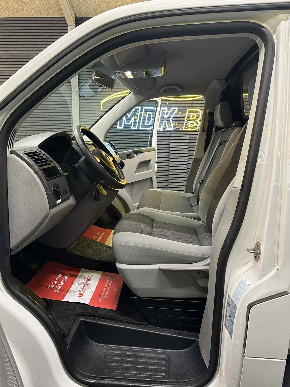 VW Transporter 2,0 TDi 114 Kassevogn kort BM