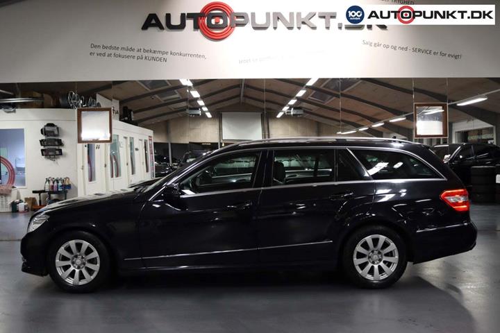 Sort Mercedes E200 fra 2011