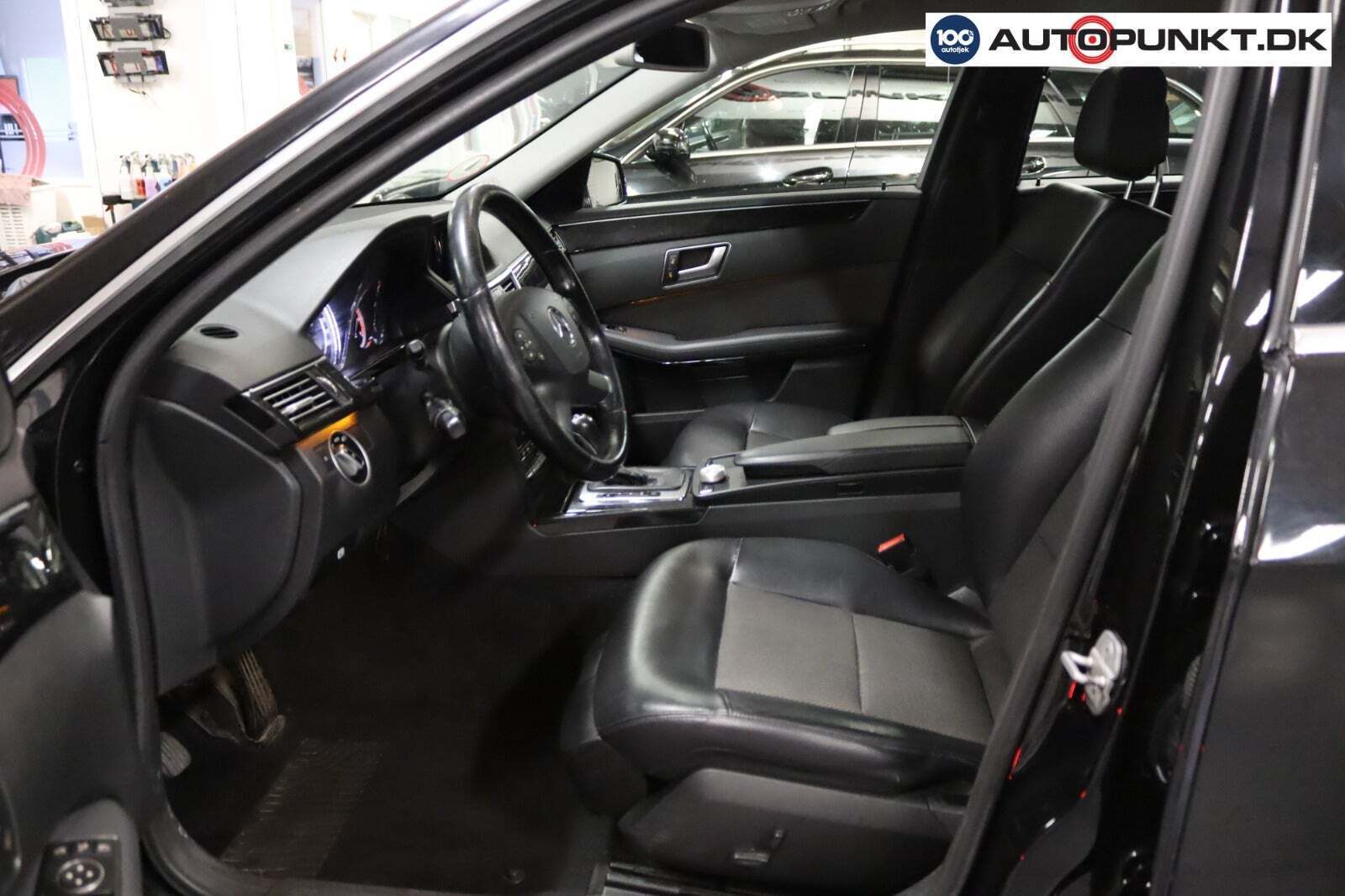Sort Mercedes E200 fra 2011