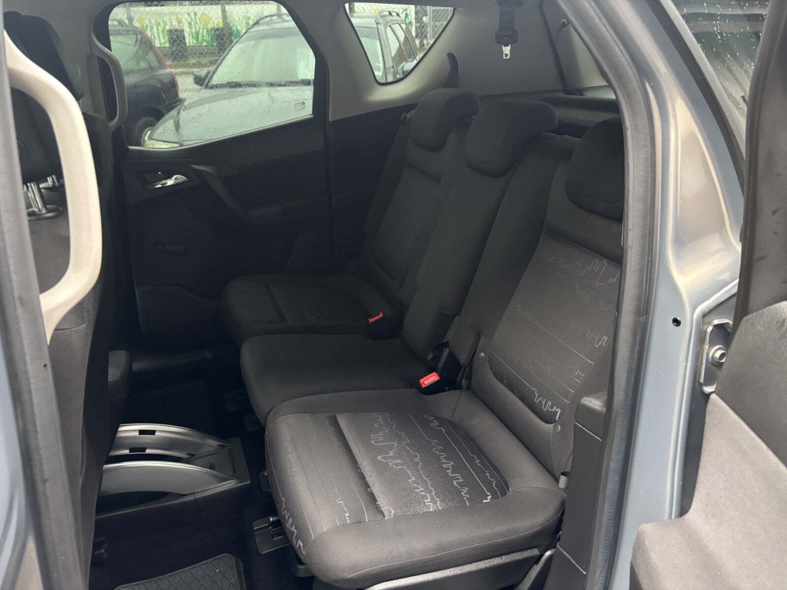 Grå Opel Meriva fra 2011