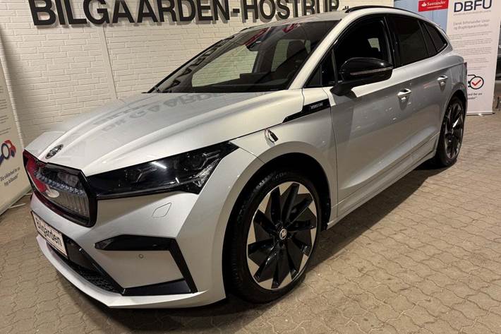Sølv Skoda Enyaq fra 2022 set udefra