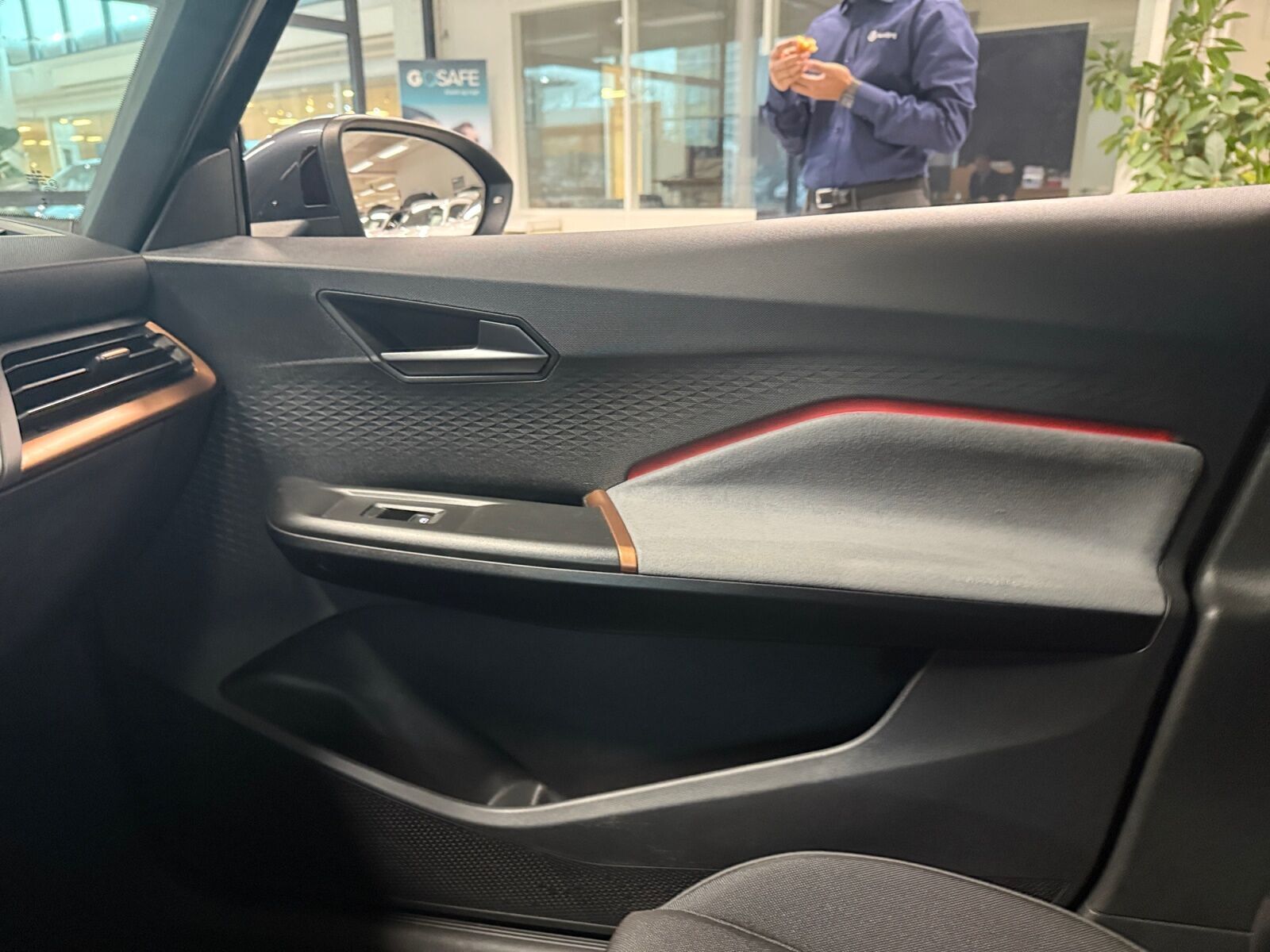 Grå Cupra Born fra 2023