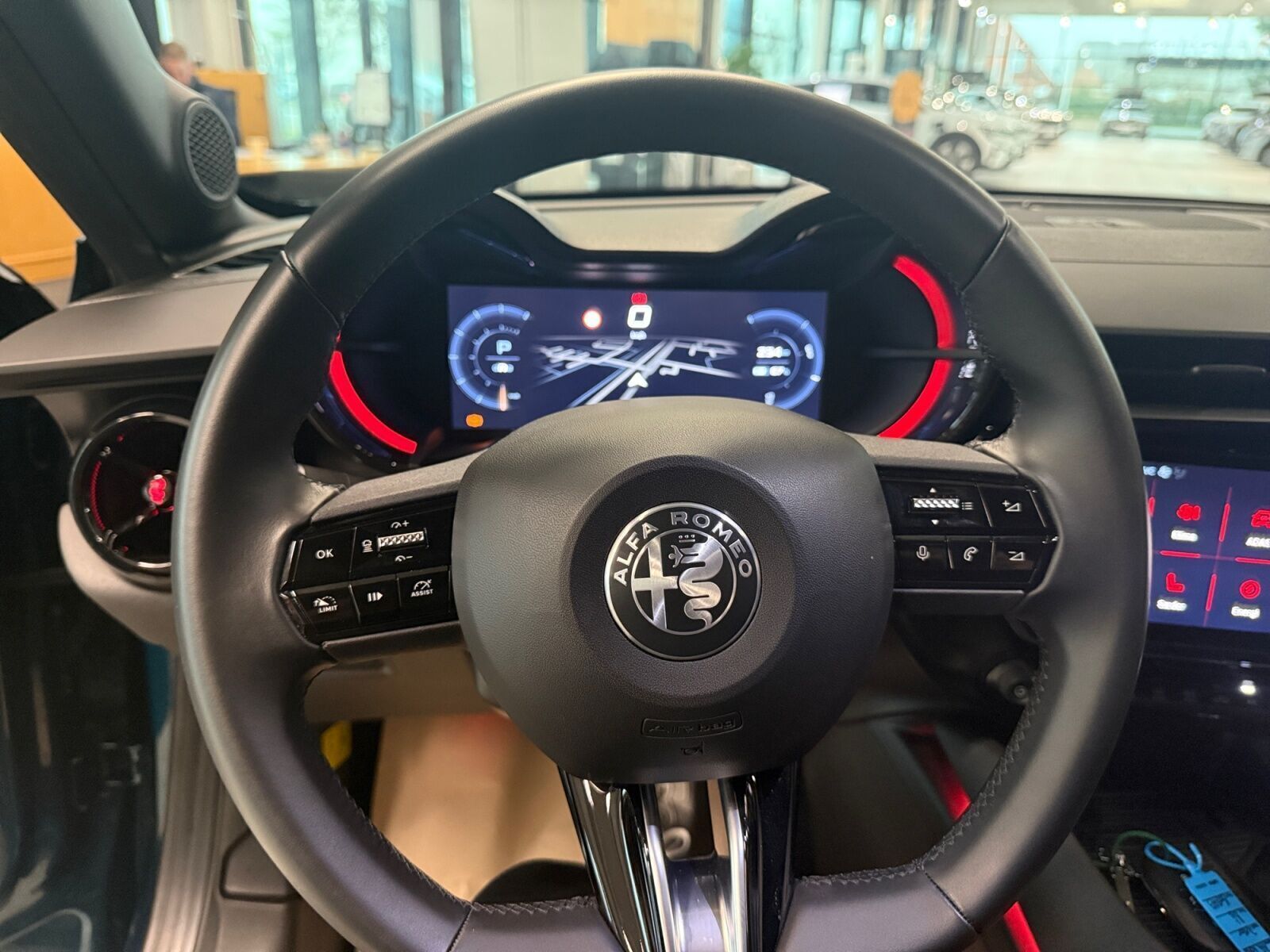 Blå Alfa Romeo Junior fra 2024