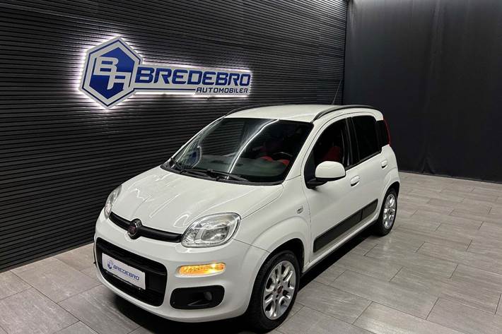 Hvid Fiat Panda fra 2012 set udefra