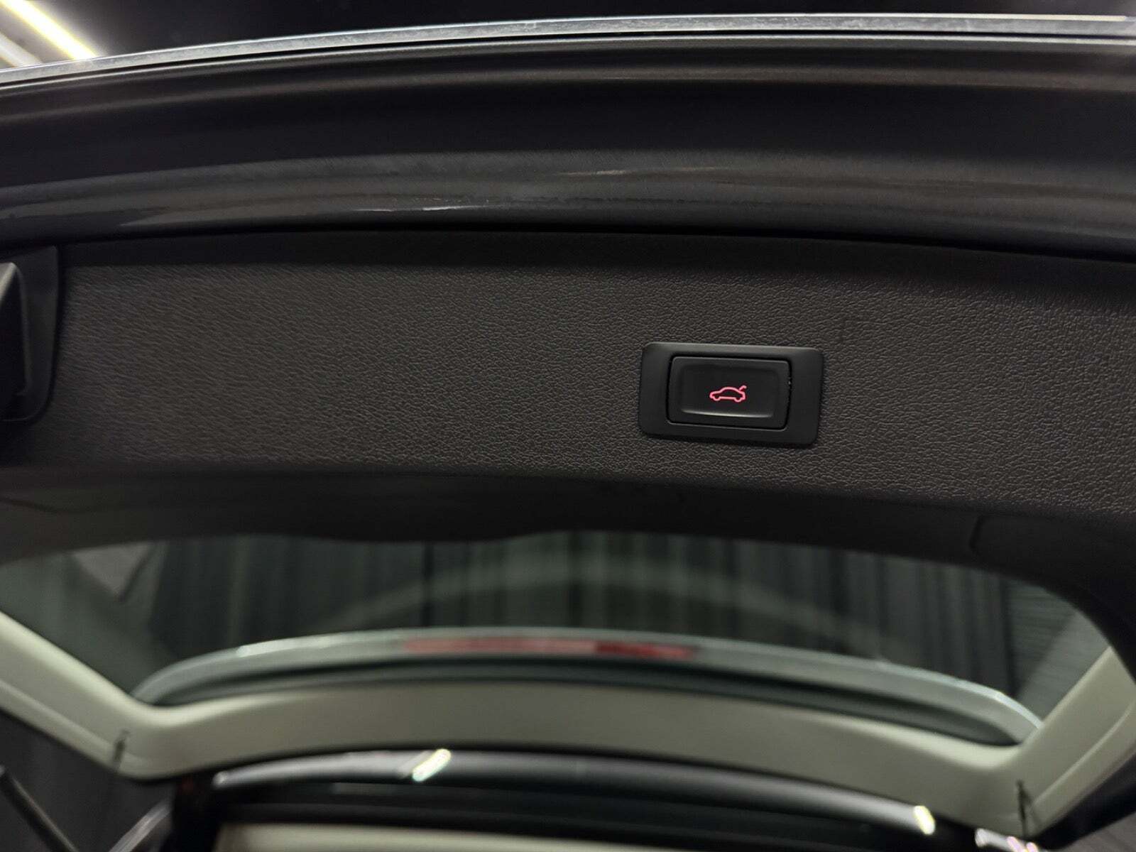 Grå Audi Q5 fra 2015