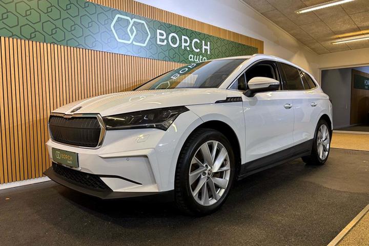 Hvid Skoda Enyaq fra 2021 set udefra