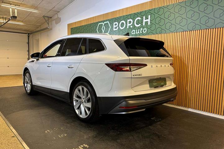 Hvid Skoda Enyaq fra 2021