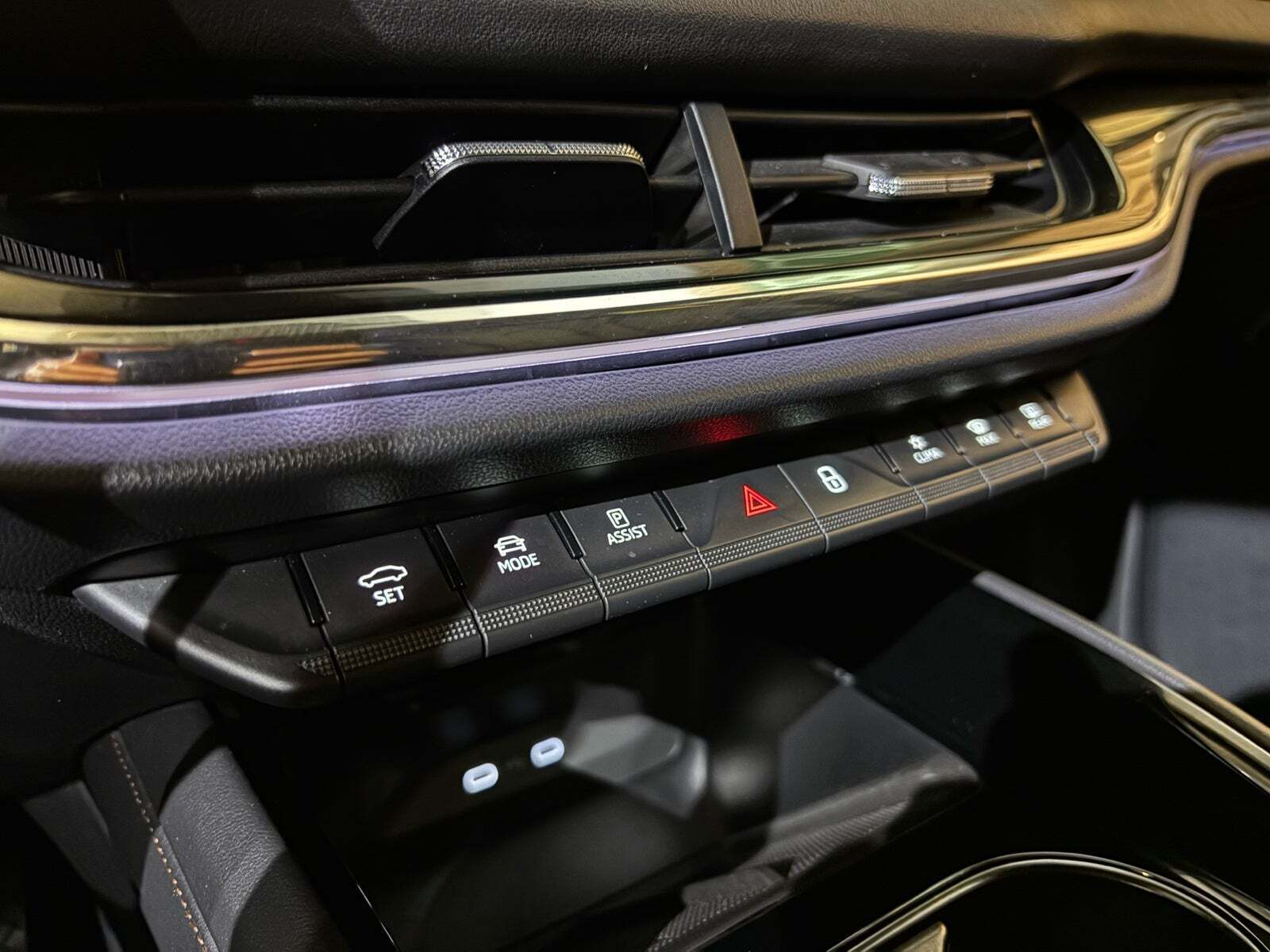 Hvid Skoda Enyaq fra 2021