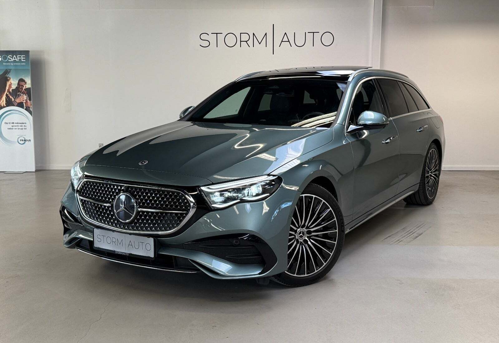 Grøn Mercedes E300 e fra 2024