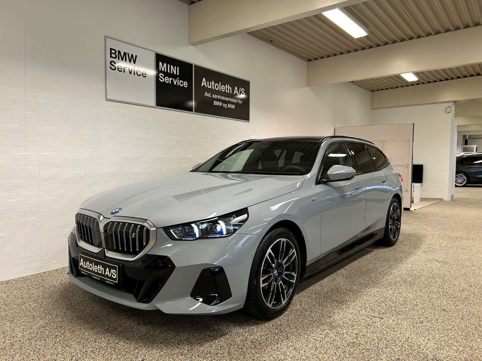 BMW i5 eDrive40 Touring Fully Charged M-Sport
