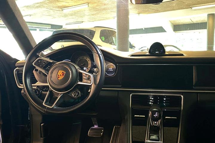 undefined Porsche Panamera GTS fra 2019