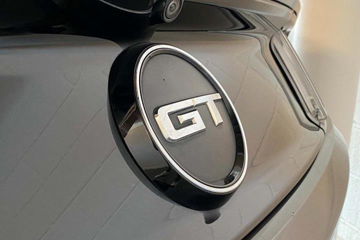 Grå Ford Mustang fra 2017