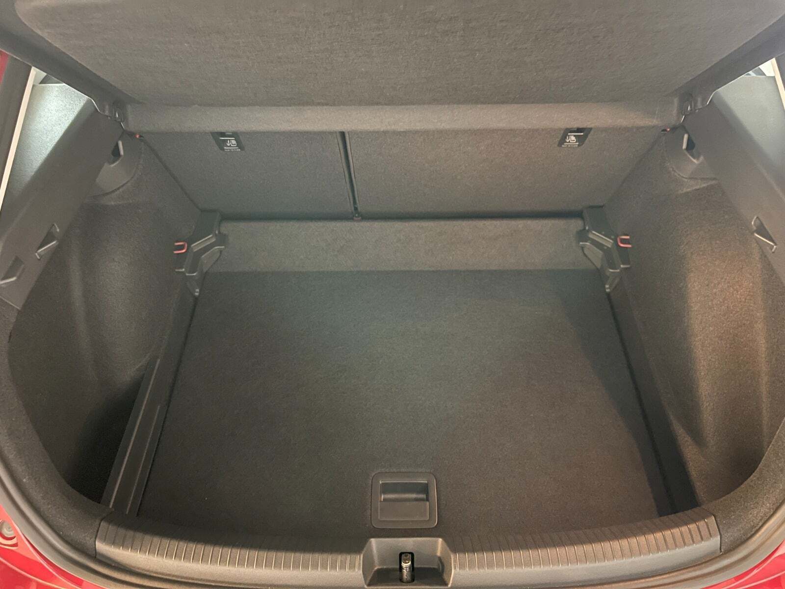 Rød VW Taigo fra 2022