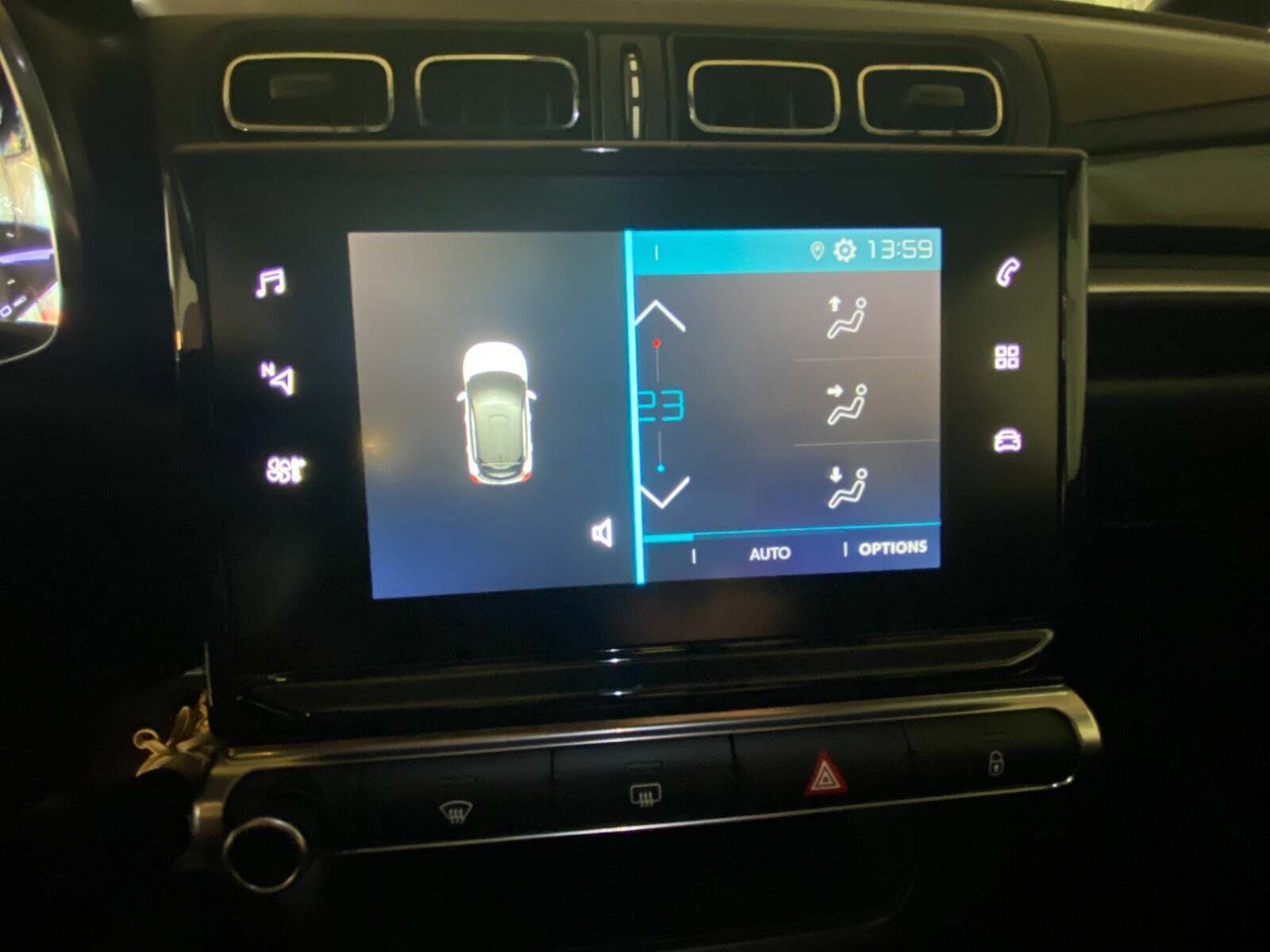 Rød Citroën C3 fra 2019