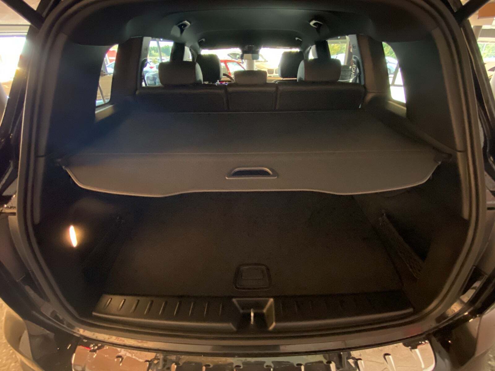 Sort Mercedes EQB250+ fra 2024