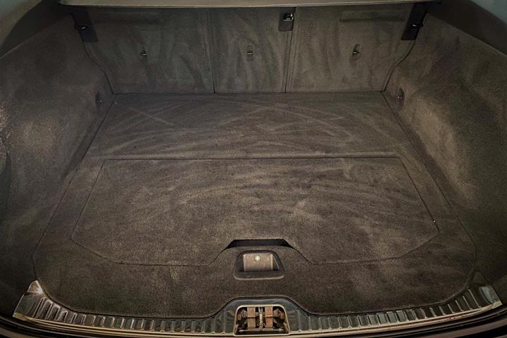 Sort Volvo XC60 fra 2014