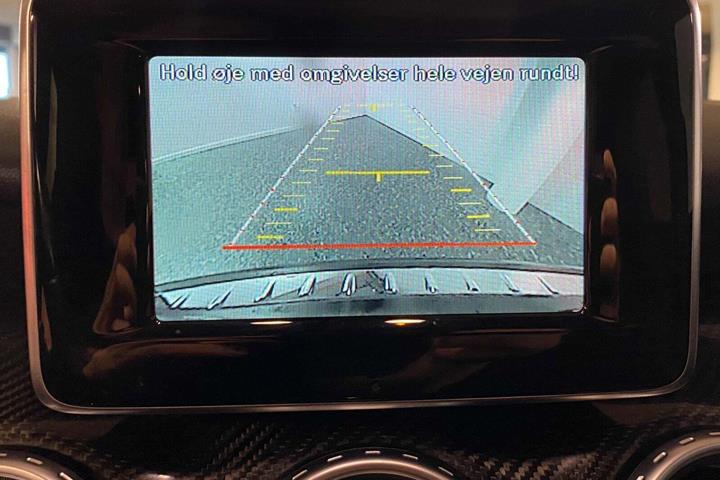 Sort Mercedes GLA250 fra 2015