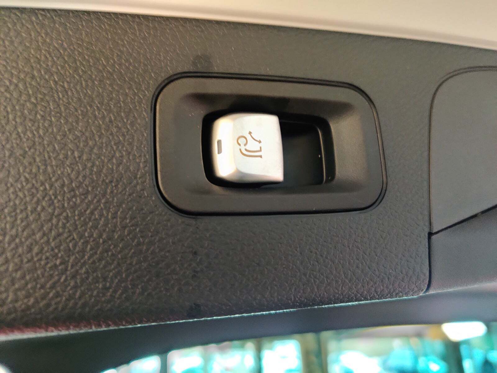 Hvid Mercedes GLC350 e fra 2017