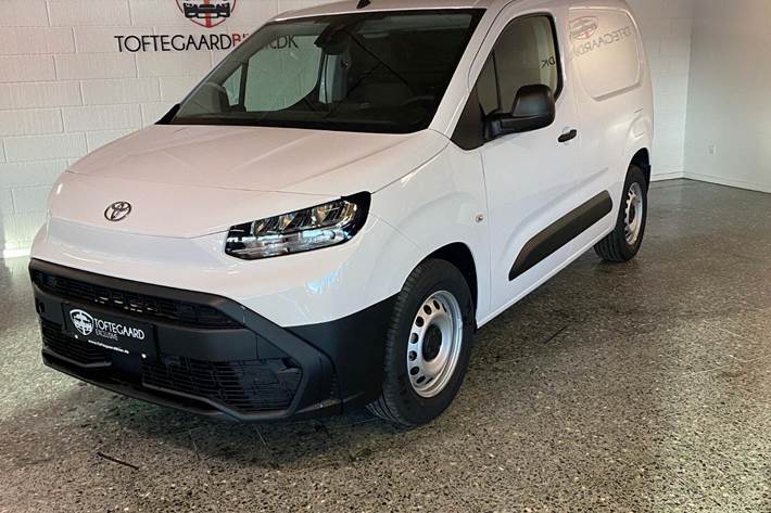 Hvid Toyota ProAce City fra 2025