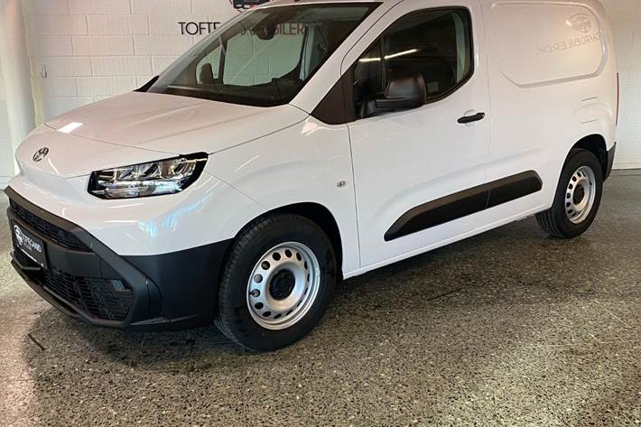 Hvid Toyota ProAce City fra 2025