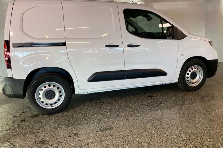 Hvid Toyota ProAce City fra 2025
