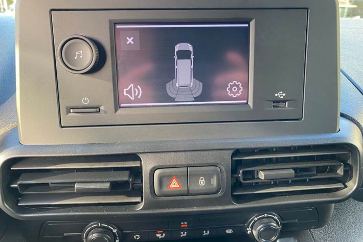 Hvid Toyota ProAce City fra 2025