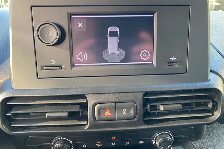 Hvid Toyota ProAce City fra 2025