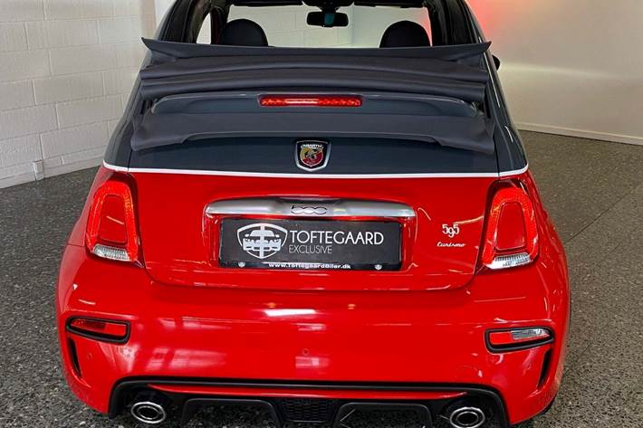 Grå Abarth 595C fra 2016
