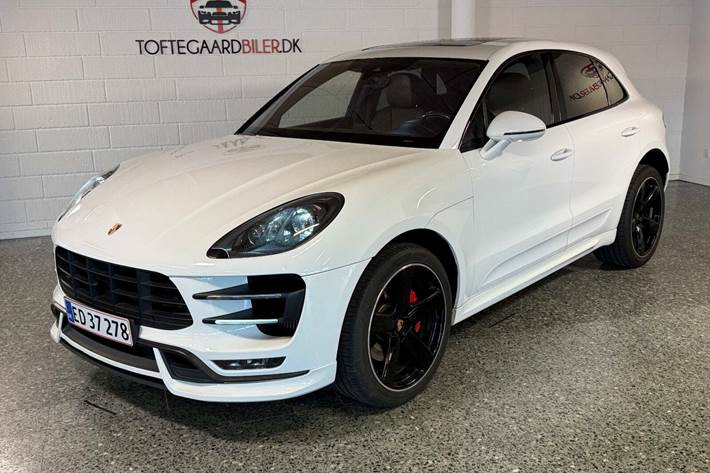 undefined Porsche Macan Turbo fra 2015 set udefra