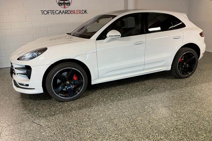 undefined Porsche Macan Turbo fra 2015