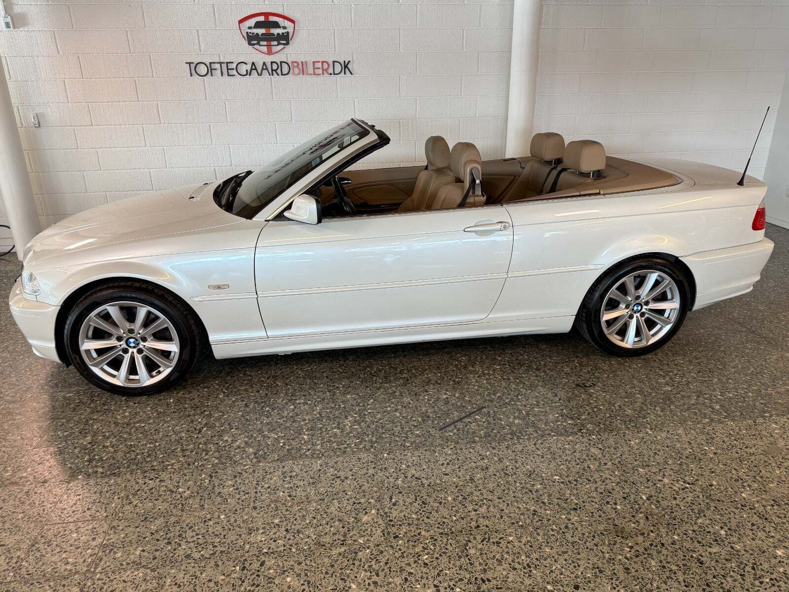 Hvid BMW 330Ci fra 2002