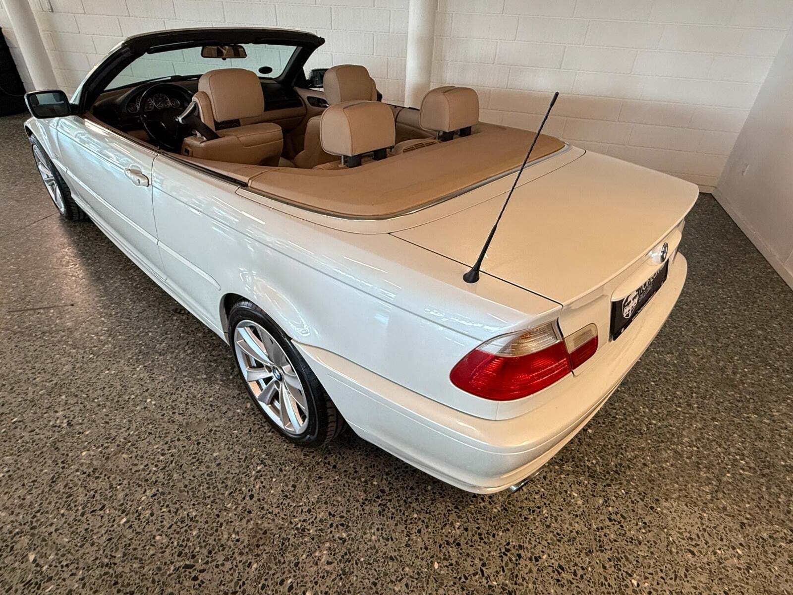 Beige BMW 330Ci fra 2002