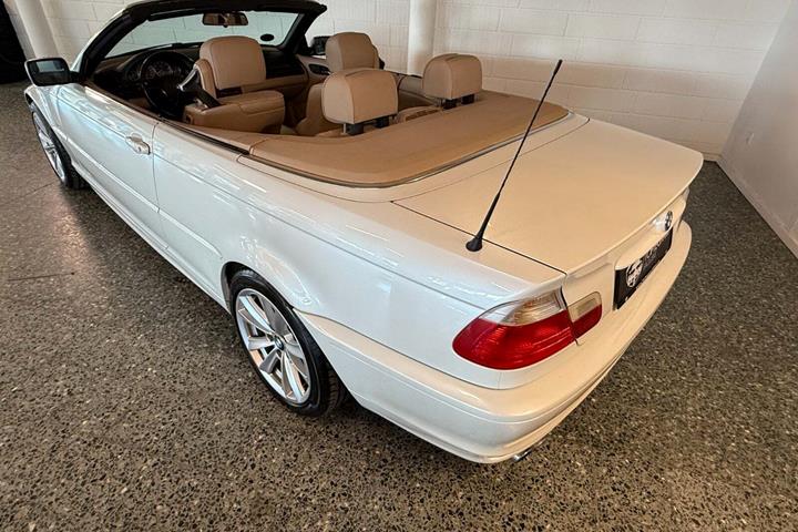 Hvid BMW 330Ci fra 2002