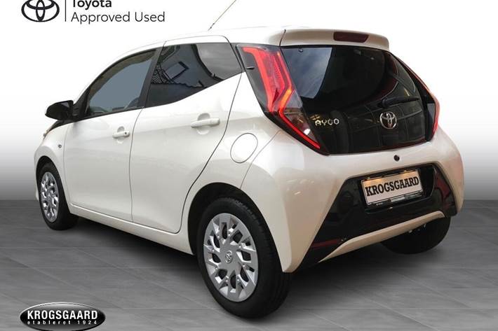 Hvid Toyota Aygo fra 2019