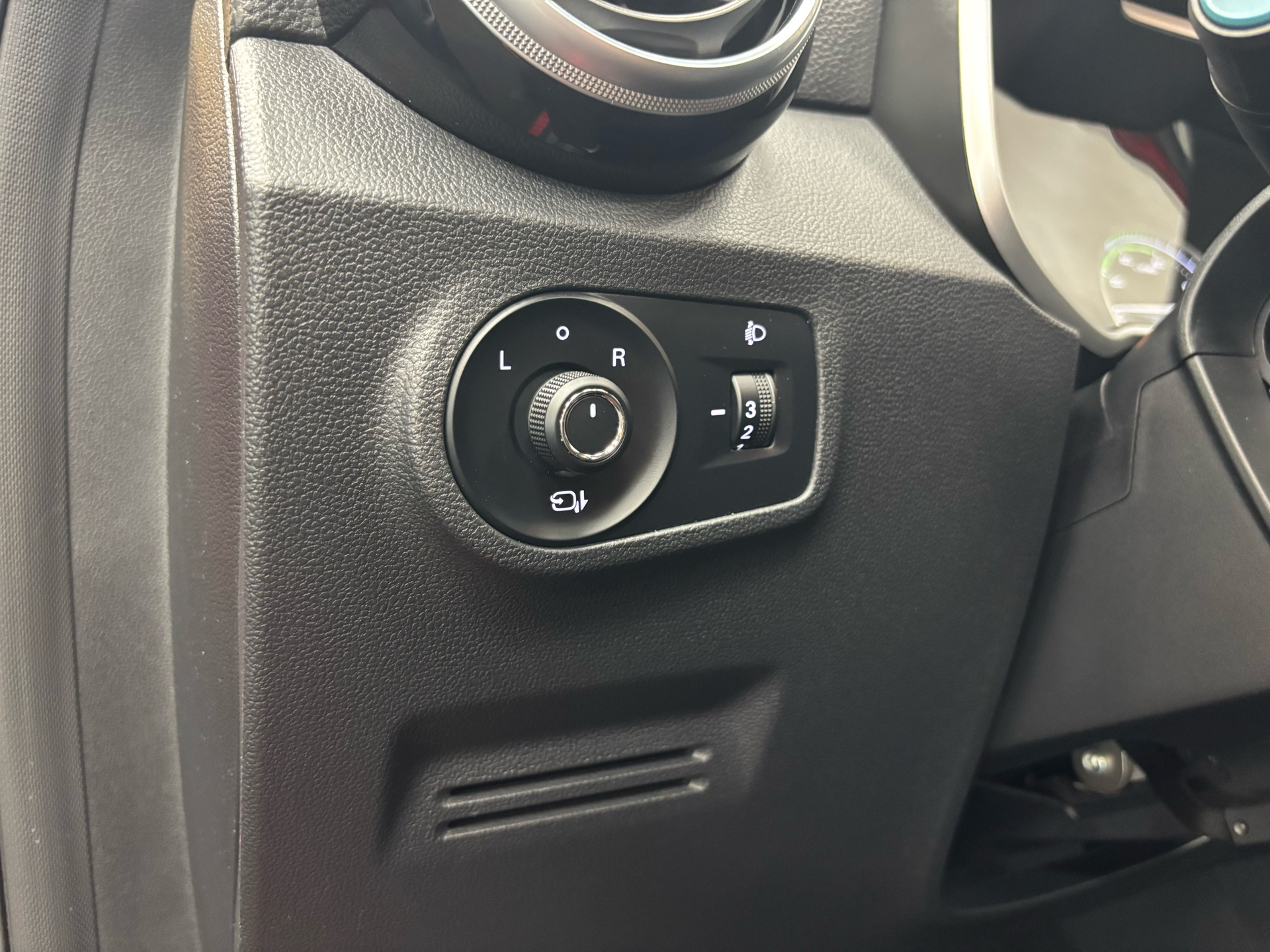 Rød MG ZS EV fra 2021