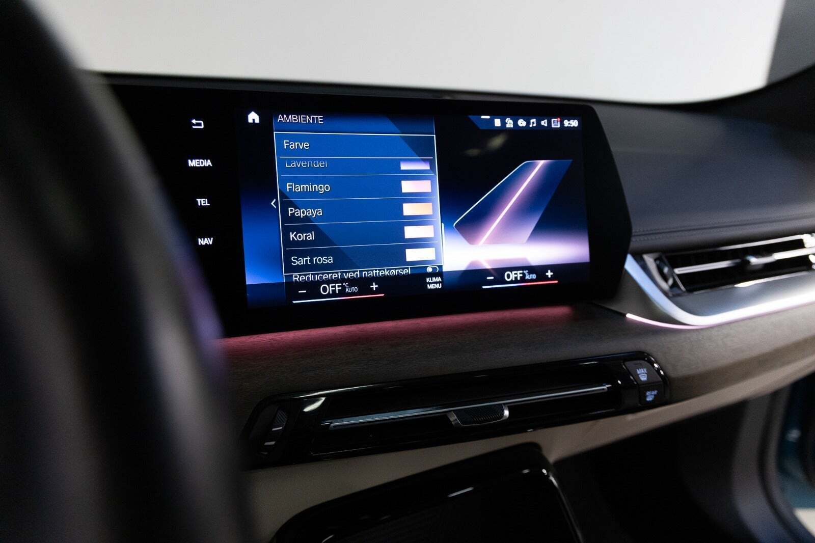 Blå BMW iX1 fra 2023