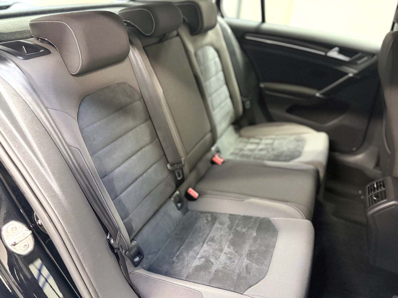 Sort VW Golf VII fra 2013