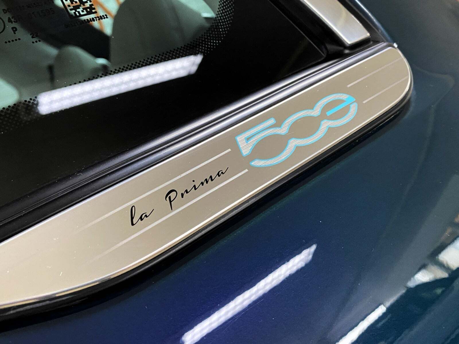 Blå Fiat 500e fra 2023