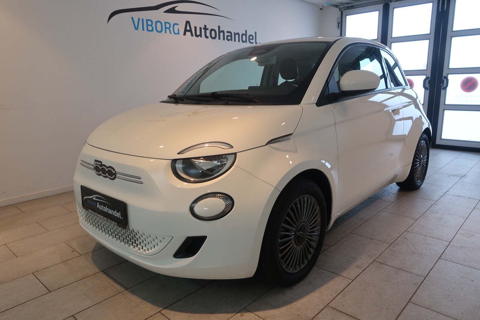 Hvid Fiat 500e fra 2022